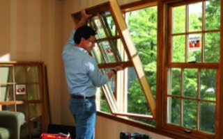 Установить деревянные окна своими руками? Не сложнее, чем пластиковые!