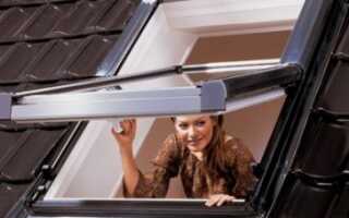 Пластиковые и деревянные мансардные окна: познаются в сравнении