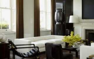 Гостиная с двумя окнами — выбираем способы оформления комнаты