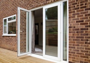 Пластиковые входные двери