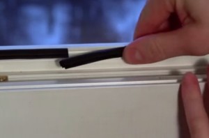 Теперь меняем резину на створке