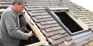 Как установить мансардное окно