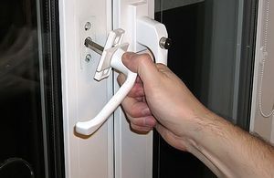 Замена ручек, установка ручек с замком