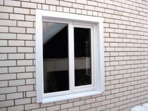 Самые простые варианты наличников — плоские