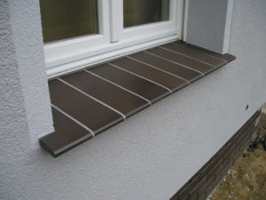 Отлив, как декоративный элемент окна