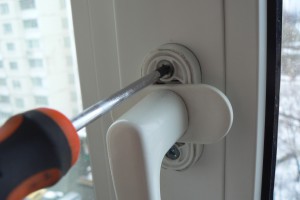 Подкрутить ручку просто