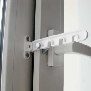 установка ограничителя открывания окна