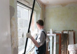 Установка рамы в оконный блок