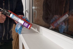 Утепление окна герметиком