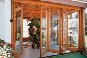 Двери, складывающиеся "гармошкой, с фурнитурой ROTO