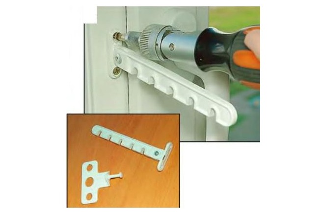 Как установить оконный ограничитель?