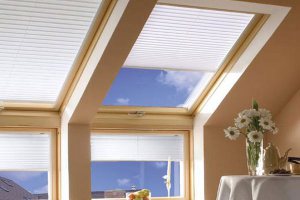 Жалюзи плиссе на мансардных окнах