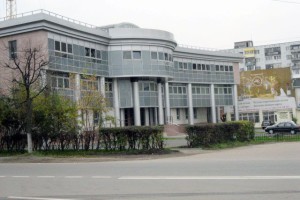 Остекление административного здания профилем Krauss