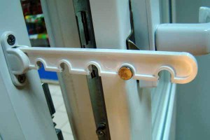 Гребенка-фиксатор для фурнитуры ROTO