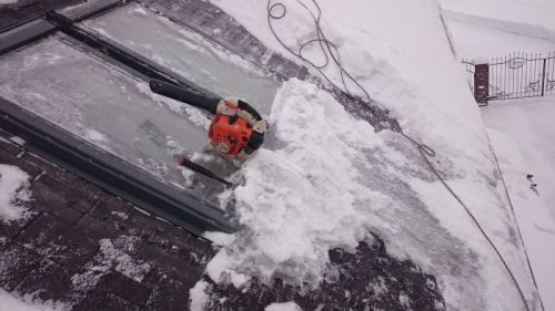 Мансардные окна зимой