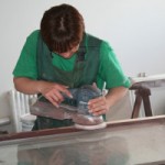 Регулировка стеклопакета в деревянном окне