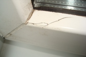 Причины, по которым желтеют пластиковые окна