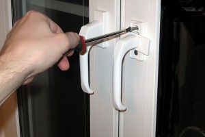 Фурнитура GU: винты ручки