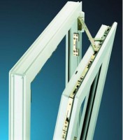 Фурнитуру Vorne удобно рассмотреть при приоткрытом окне