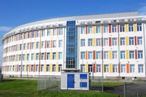 Остекление профилем Plafen школы в Тюмени