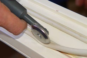 Установка силиконового уплотнителя