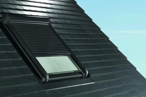 Фирменные роль-ставни на мансардные окна Roto