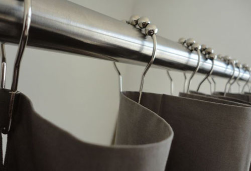 На что шторы вешают?