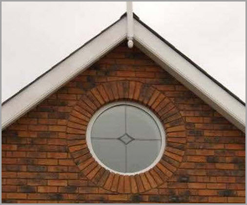 Дом с круглыми окнами