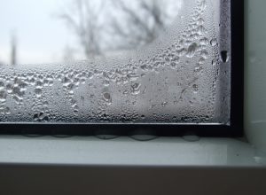 Почему запотевают пластиковые окна внутри стеклопакета