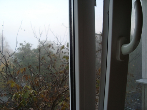 Почему потеют окна в доме пластиковые между стеклами