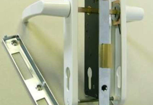 Замки для пластиковых дверей